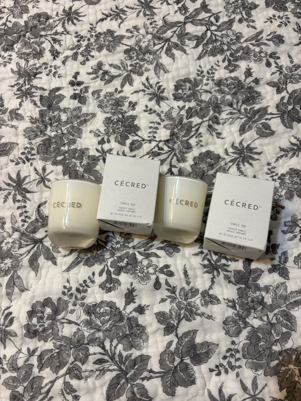 Cécred White Scented Candle - Triple Oud